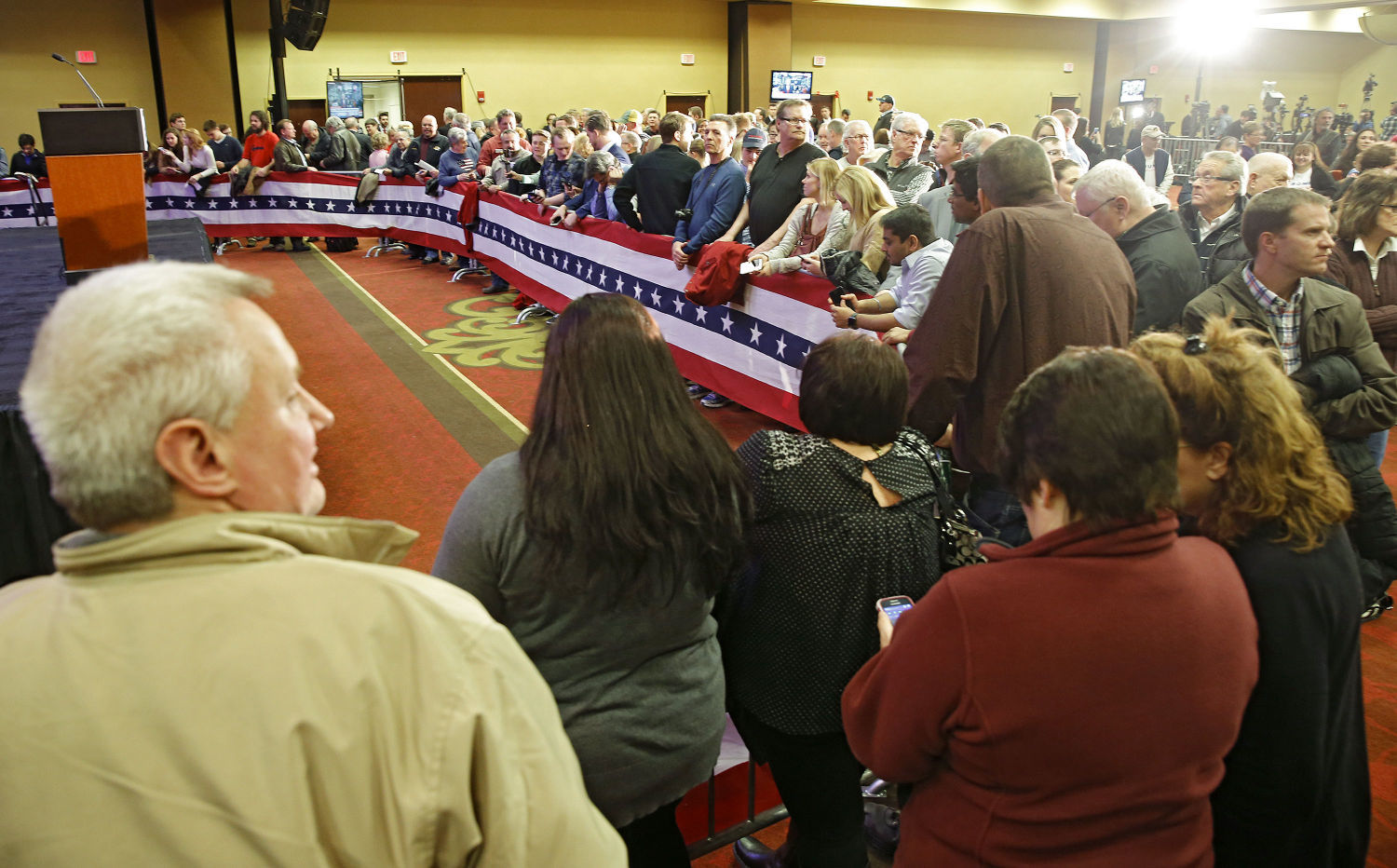 CAUCUS NIGHT - DES MOINES
